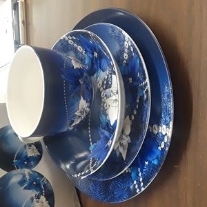 Rare 4pc dinnerware set